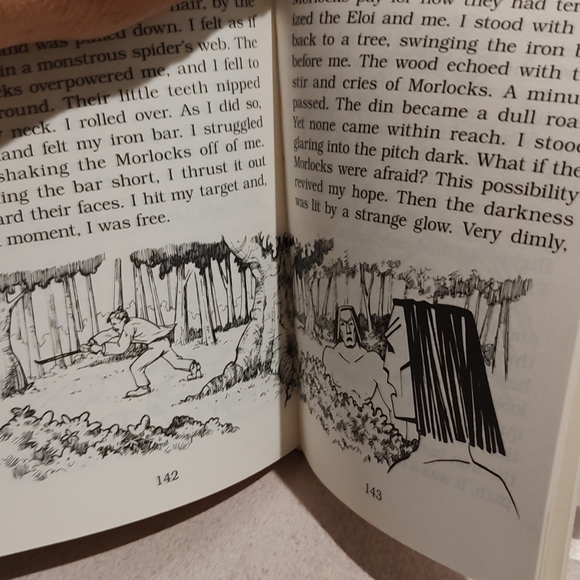 The Time Machine H.G. Wells Modern Publishing 2010 The Treasury of Illustra - Picture 7 of 12